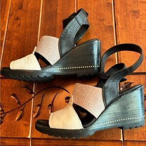 Sorel Tricolor Wedge Sandals Size 6